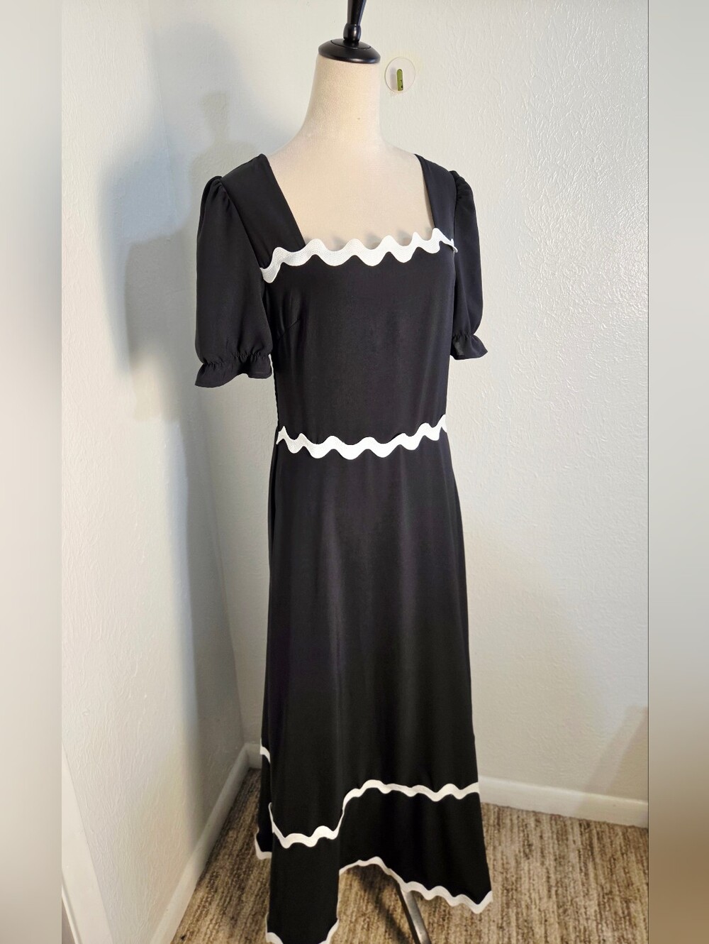 BTFBM Black Maxi Dress with White Scalloped Trim, Tie Across Upper Back Sz Large - Picture 11 of 13